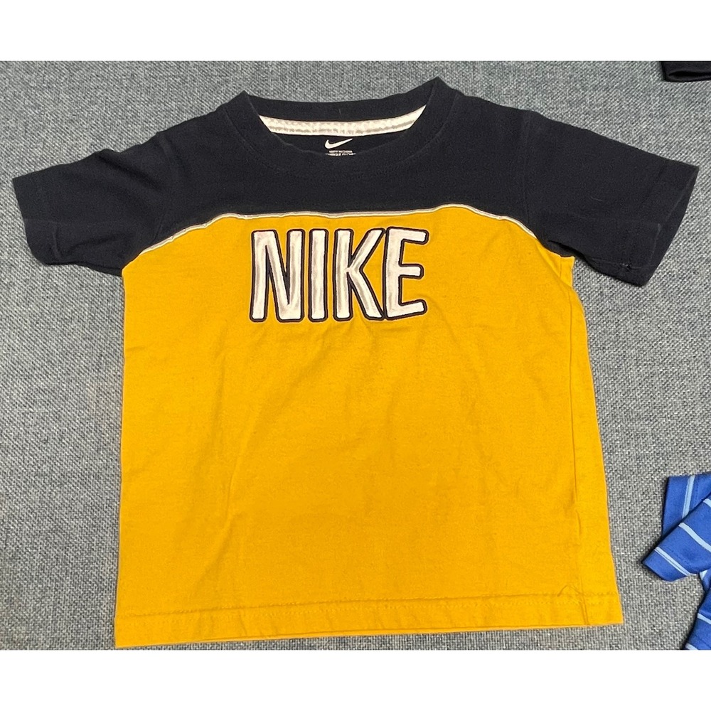 Nike Boys Toddler Colorblock Spellout Graphic T-Shirt Navy Gold 3T